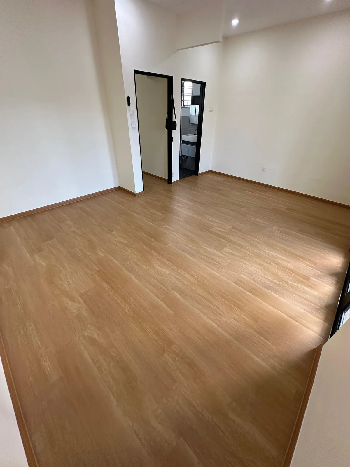 Real SPC flooring installation: AB01 (AB01)