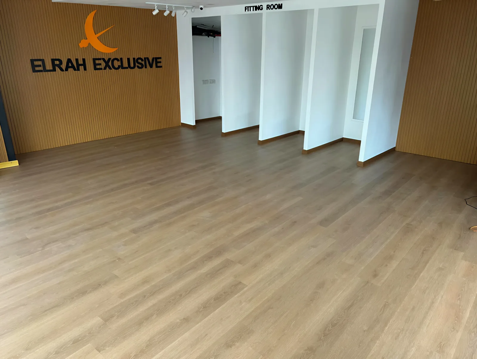 Real SPC flooring installation: AT617 (AT617)
